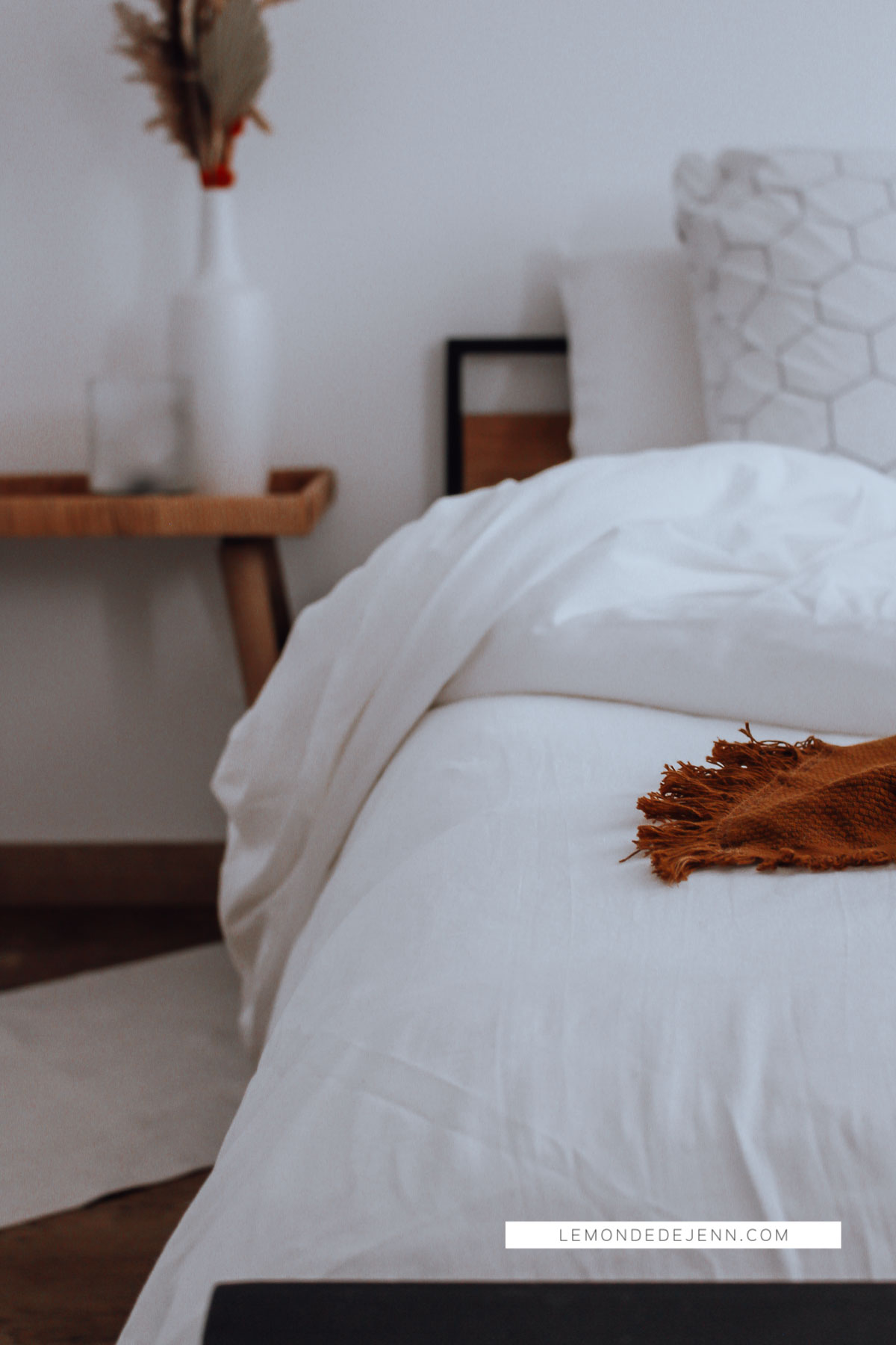 lit avec linge de lit bio