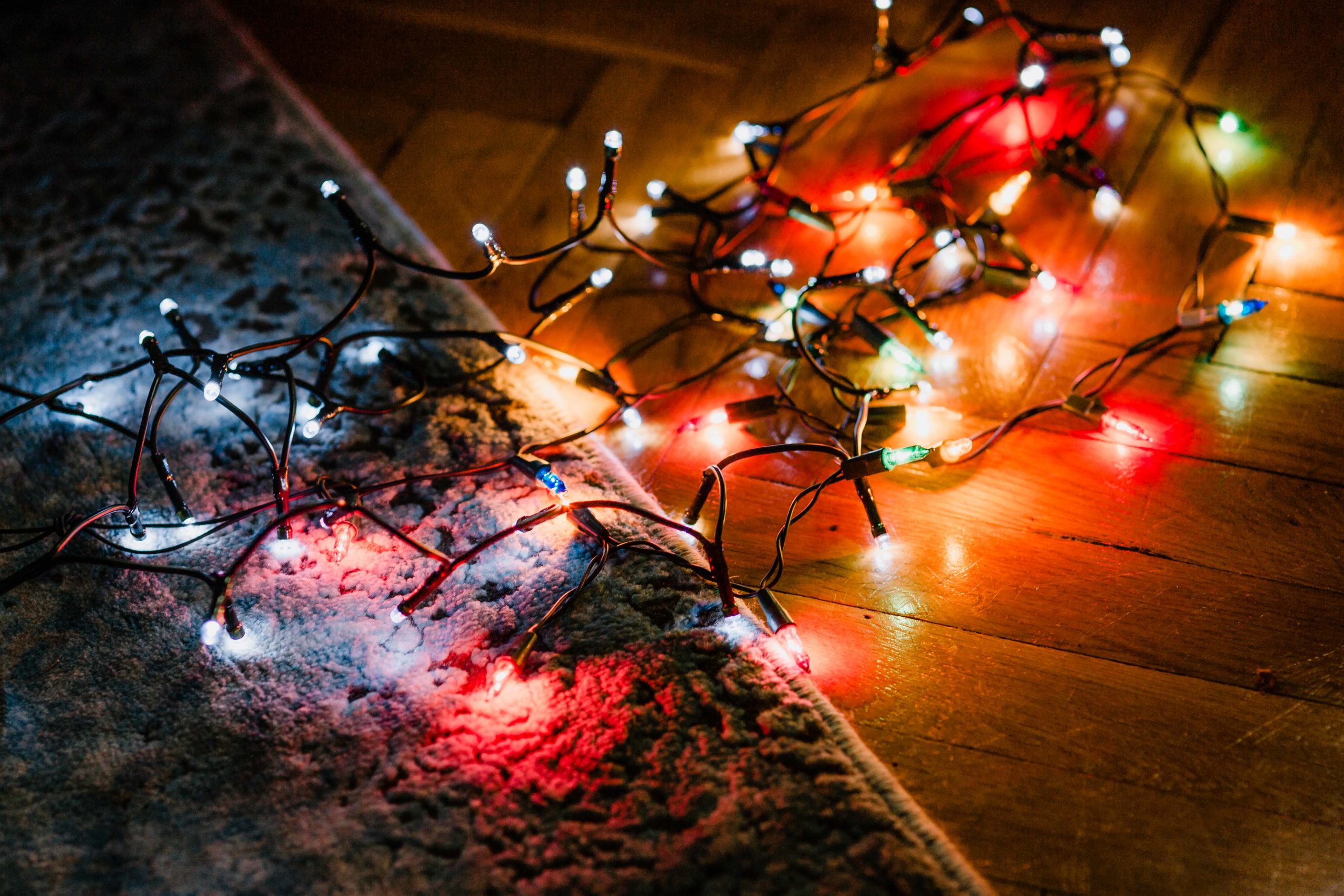 guirlandes de Noël aux couleurs chaudes et réconfortantes
