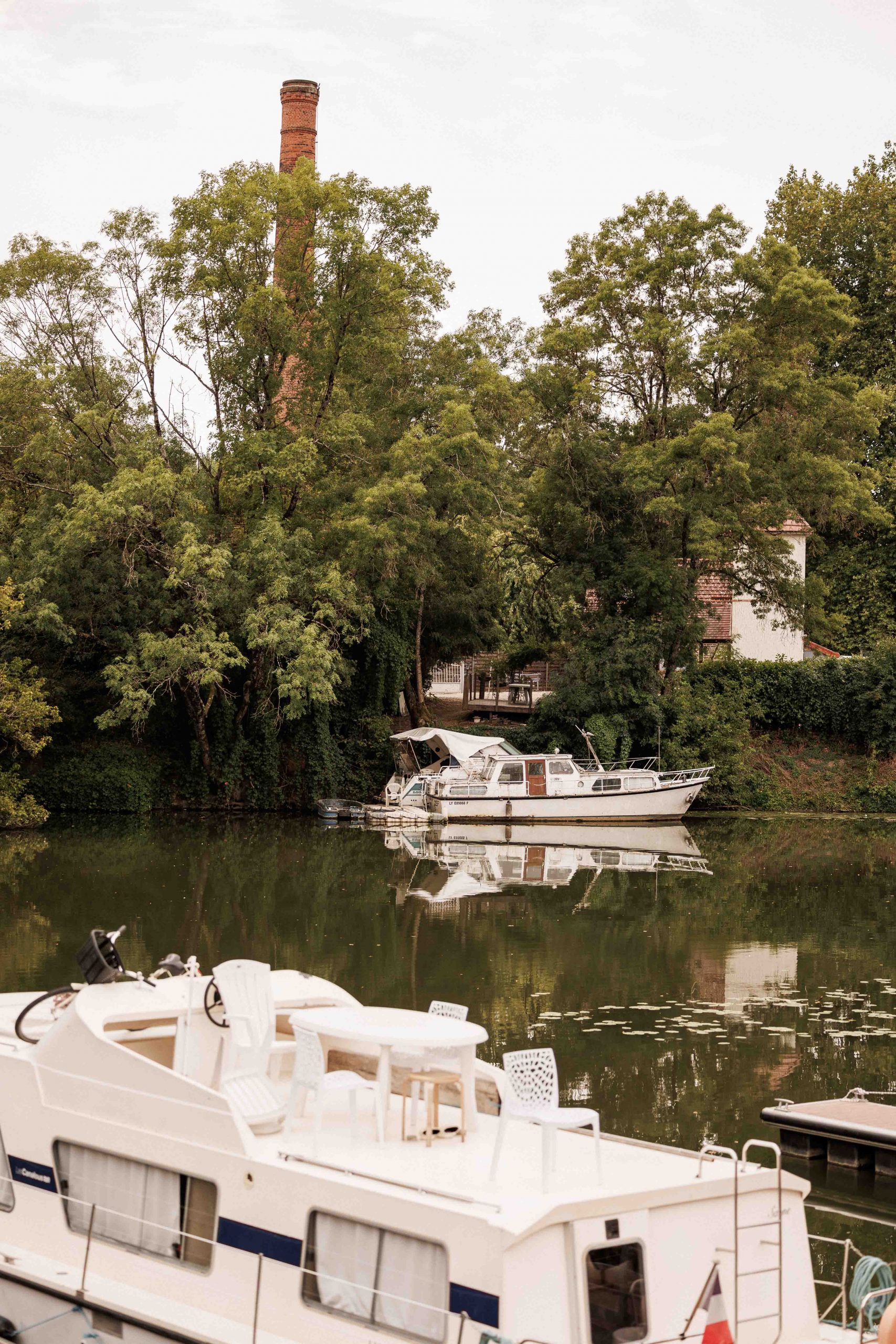Bateaux au port de plaisance de Branges en Saône-et-Loire