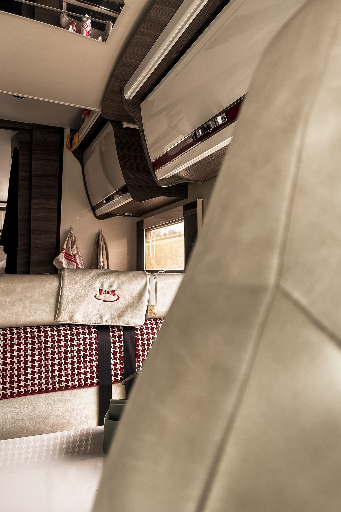Intérieur de notre camping-car organisé pour vivre en famille
